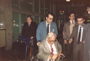 Gururaj_baston_aeropuerto